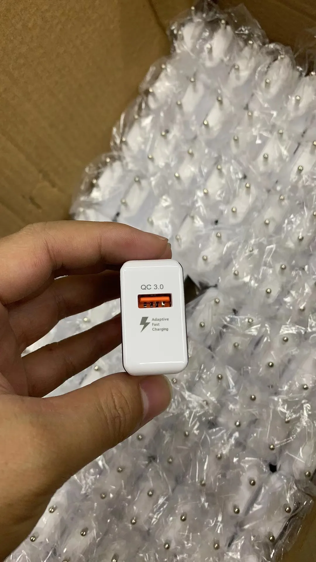 Factory Lowest Price 18W USB Charger Qc 3.0 US EU Charger Fast Charging Universal Adapter Wall Chargers