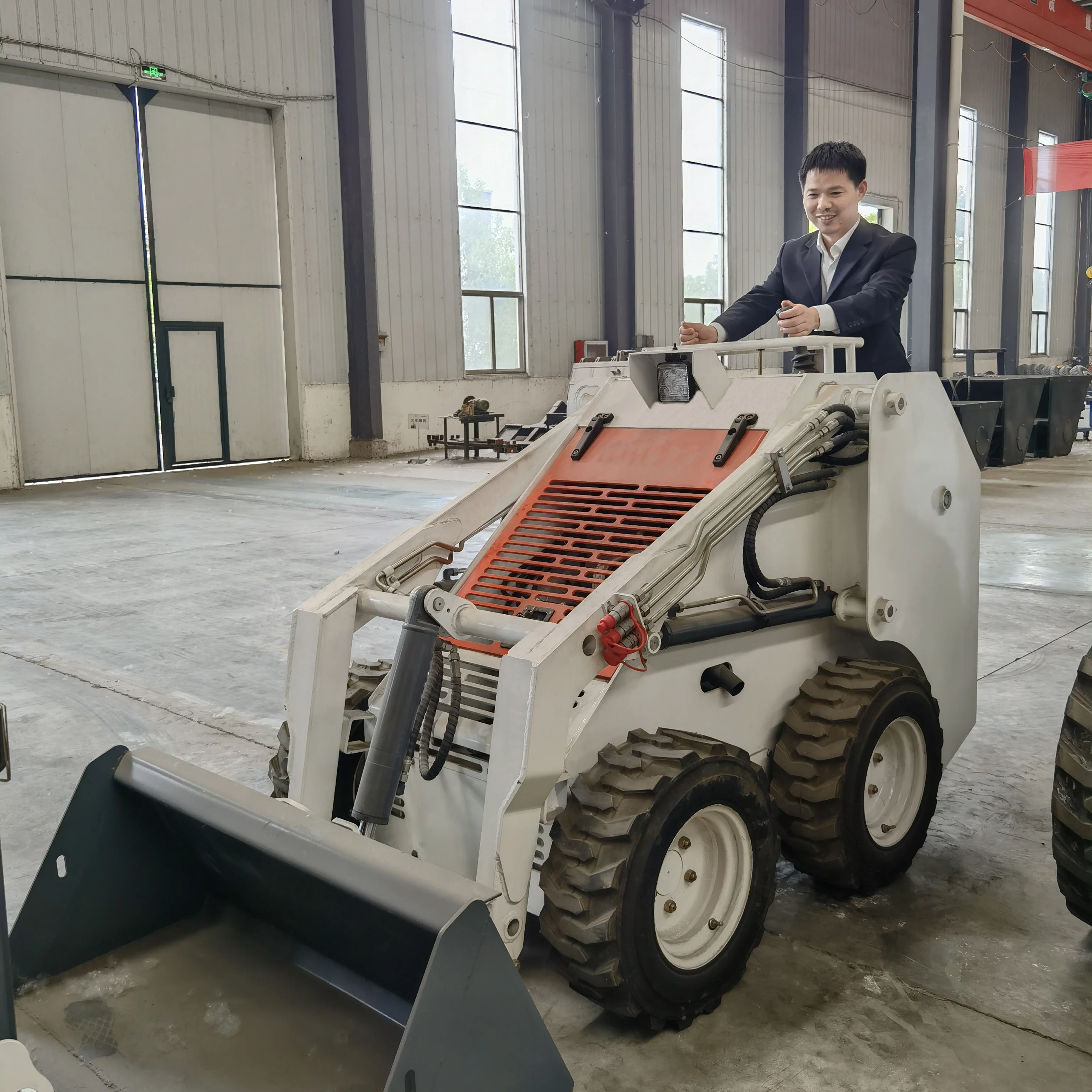 MSL-380 Mini Skid Steer Loader 380kg loading capacity