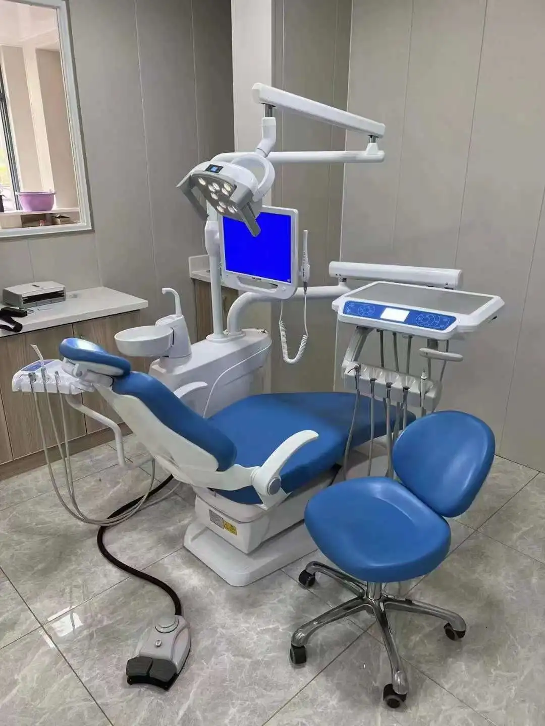 Factory Wholesale price dental Treatment unit dental gift chairs with LED sensor light