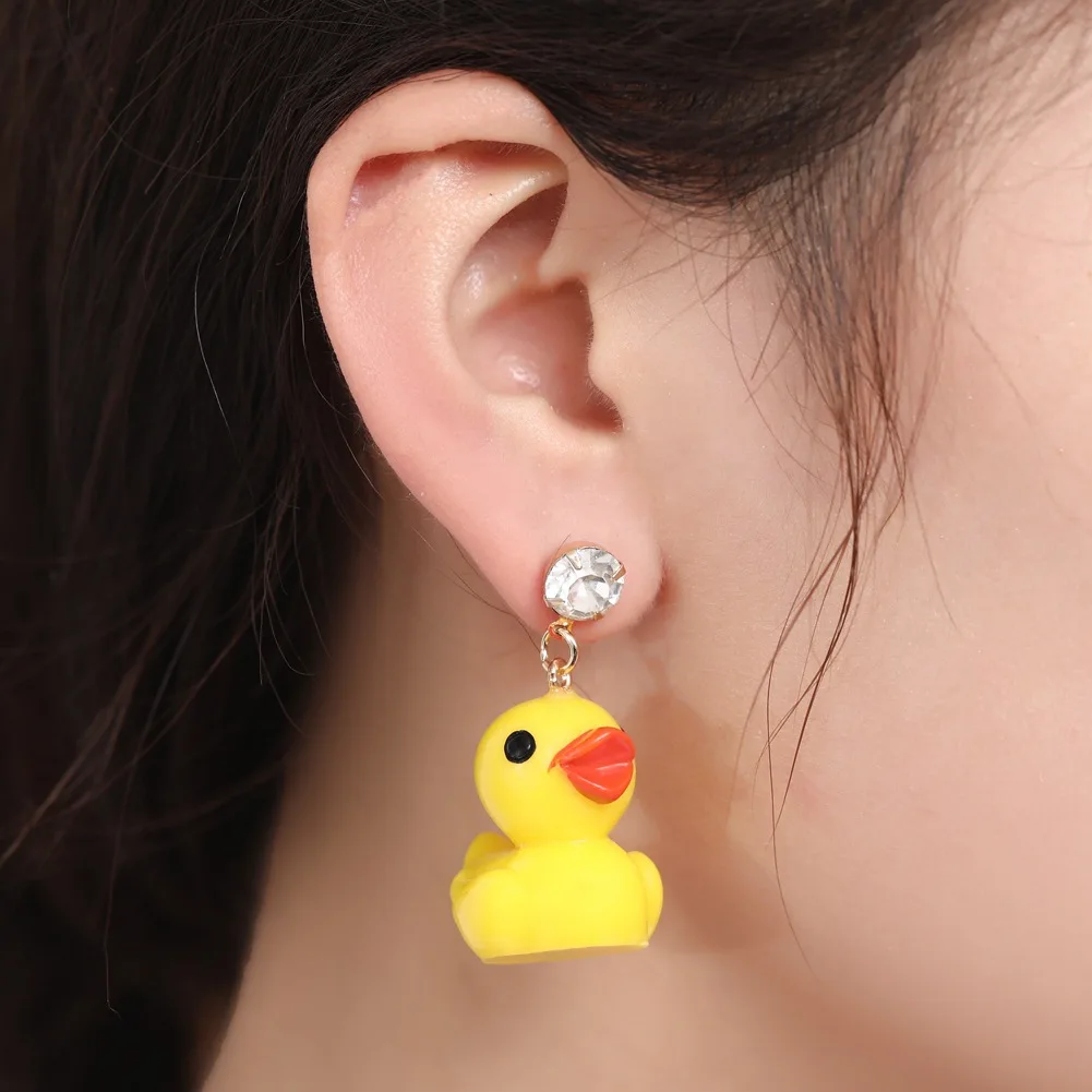 2021 wholesale cute design large yellow duck pendant with crystal stud
