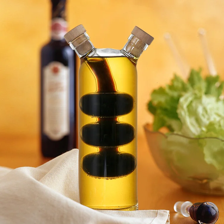 Hot kitchen cooking glassware 2 in 1 high borosilicate glass oil and vinegar glass water bottle eco friendly