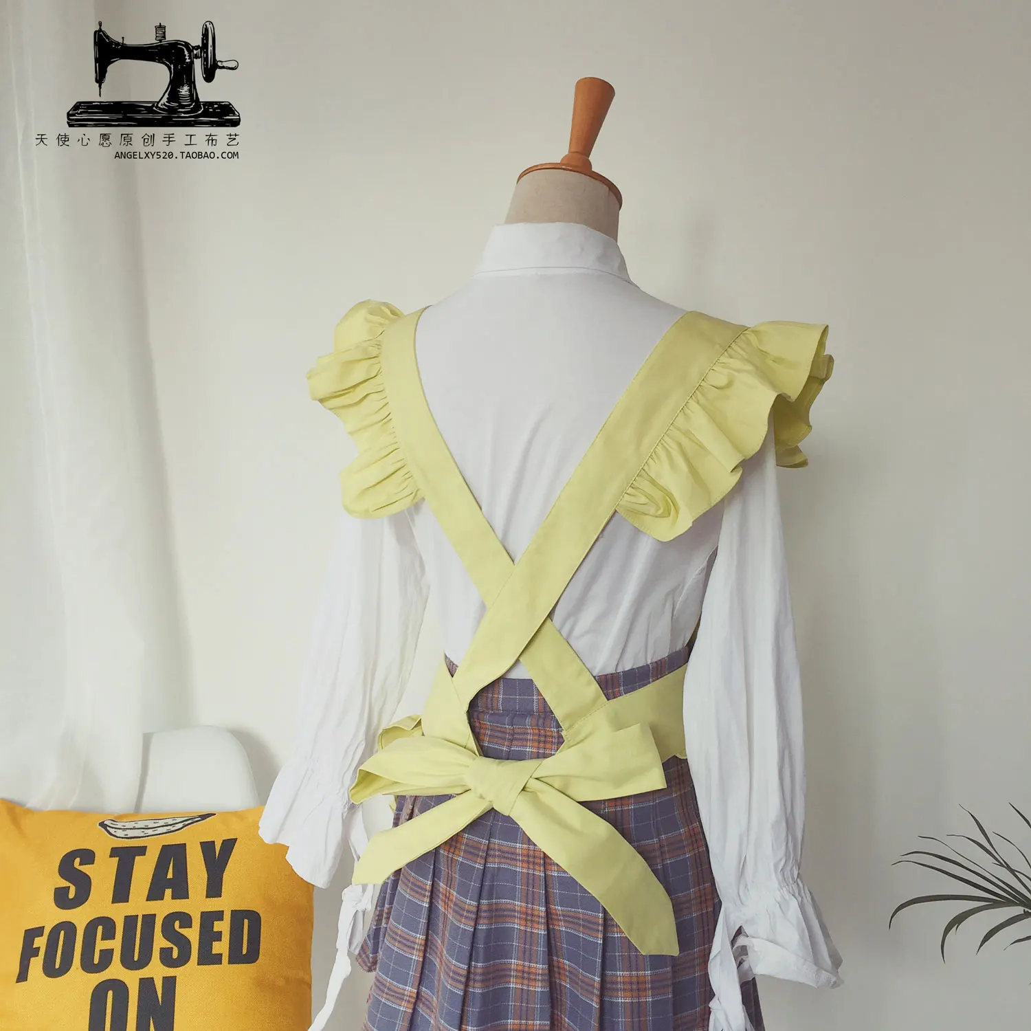 factory price promotional custom logo cotton and linen soft hand feeling apron with ruffle white ruffle apron