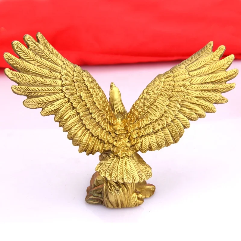 Custom design falcon trophy eagle trophy ornaments flying eagle trophy office ornaments for souvenirs