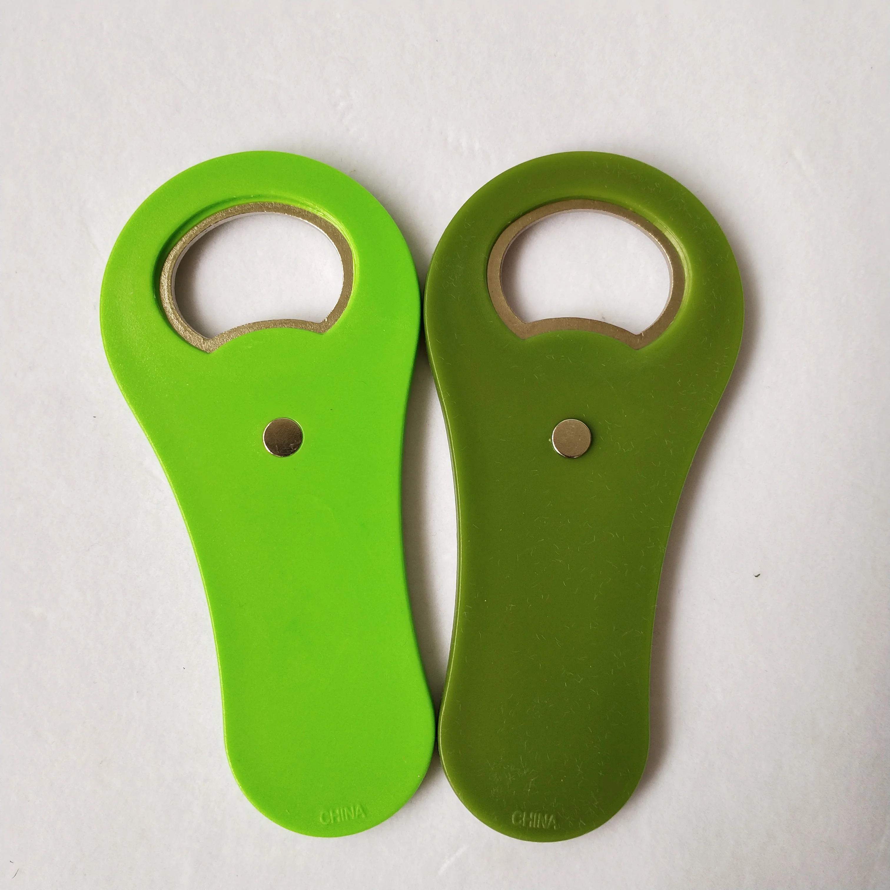 Магнитная овальная пластиковая открывалка для пивных бутылок