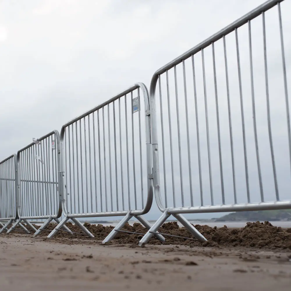 Galvanized steel fixed leg crowd control barrier fence