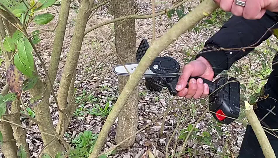 BEHAPPY 4 Inch rechargeable cordless mini electric chain saw garden logging lithium electric pruning chainsaw with plastic box