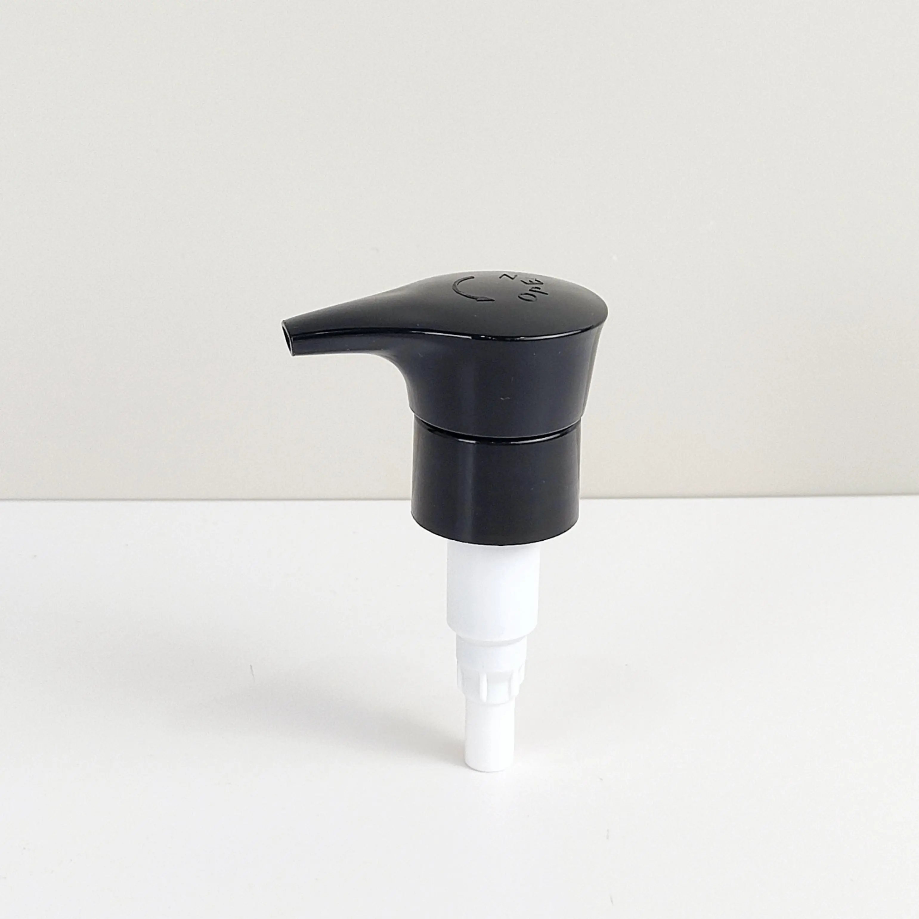 Black 500ml Plastic Pump Conditioner Dispensers for Body Wash Refillable Amber Shampoo Shower Soap Bottle with Sprayer Water Use