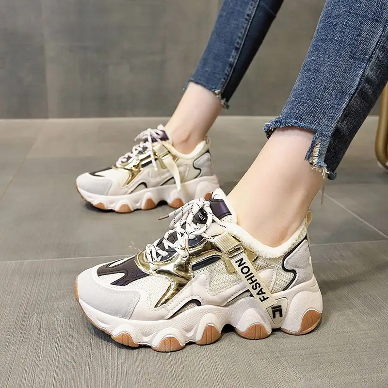 Dcharm-C009 Wholesale Trend Design Fly Knit Breathable Memory Foam Cushion Sports Shoes Sneakers For Women