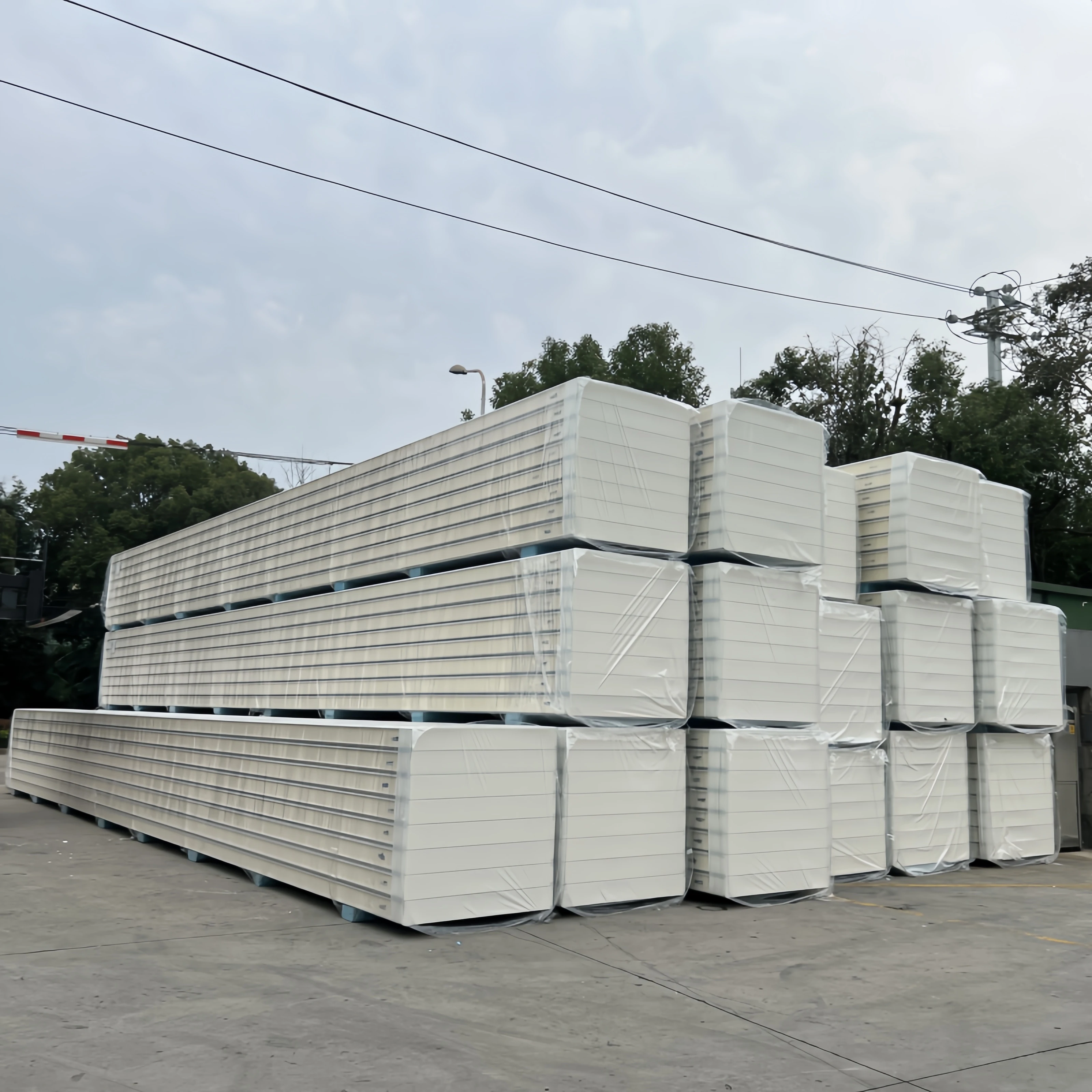 Modern Design Styles 50mm-250mm Polyurethane Sandwich Panel Metal Insulation Refrigerator Warehouse Storage Graphic Design