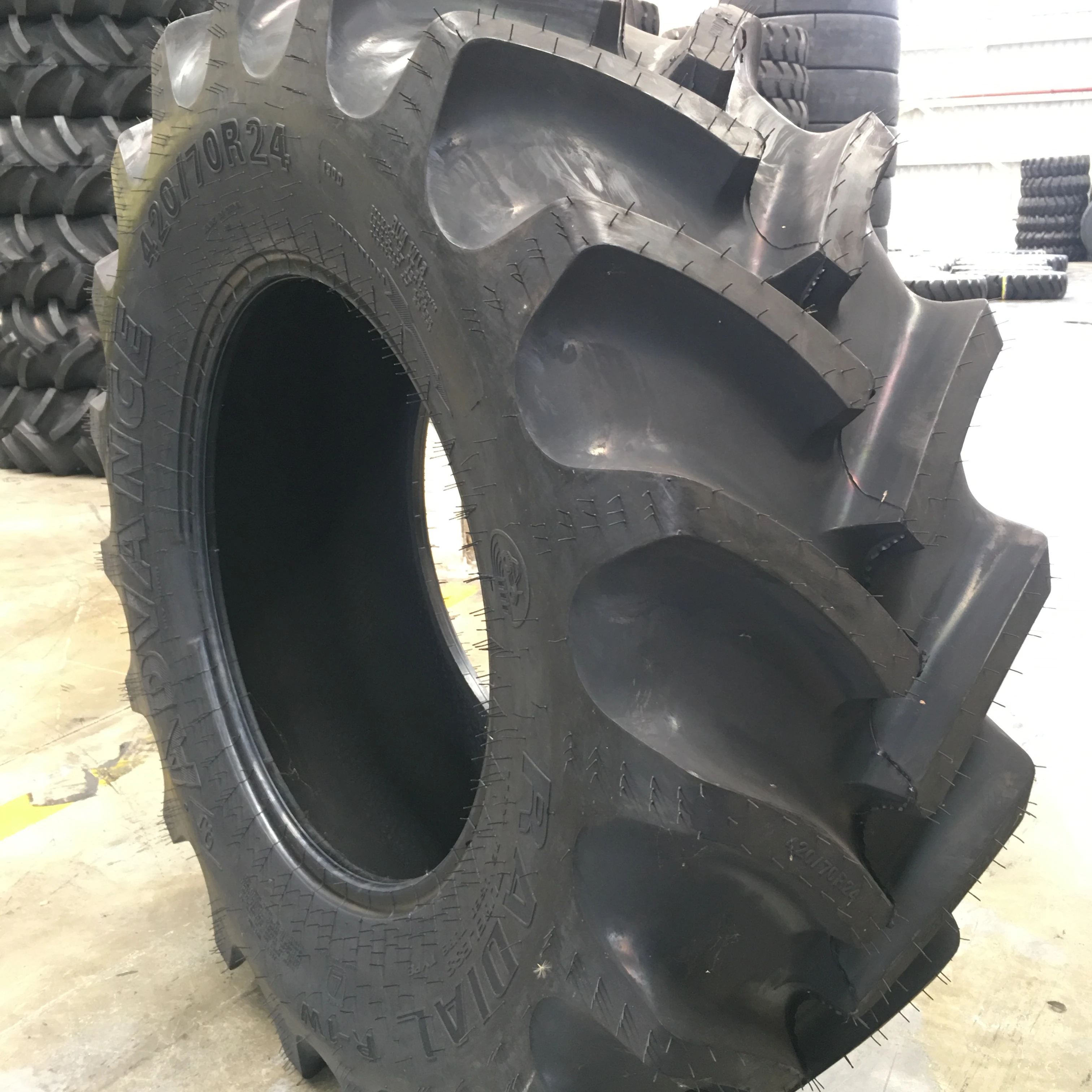 Agricultural Tractor Rice Paddy Field Tyre Tires 600/65R38 TL R-1W(153D) G/SA 6 Months Provided Advance Guizhou Online Support