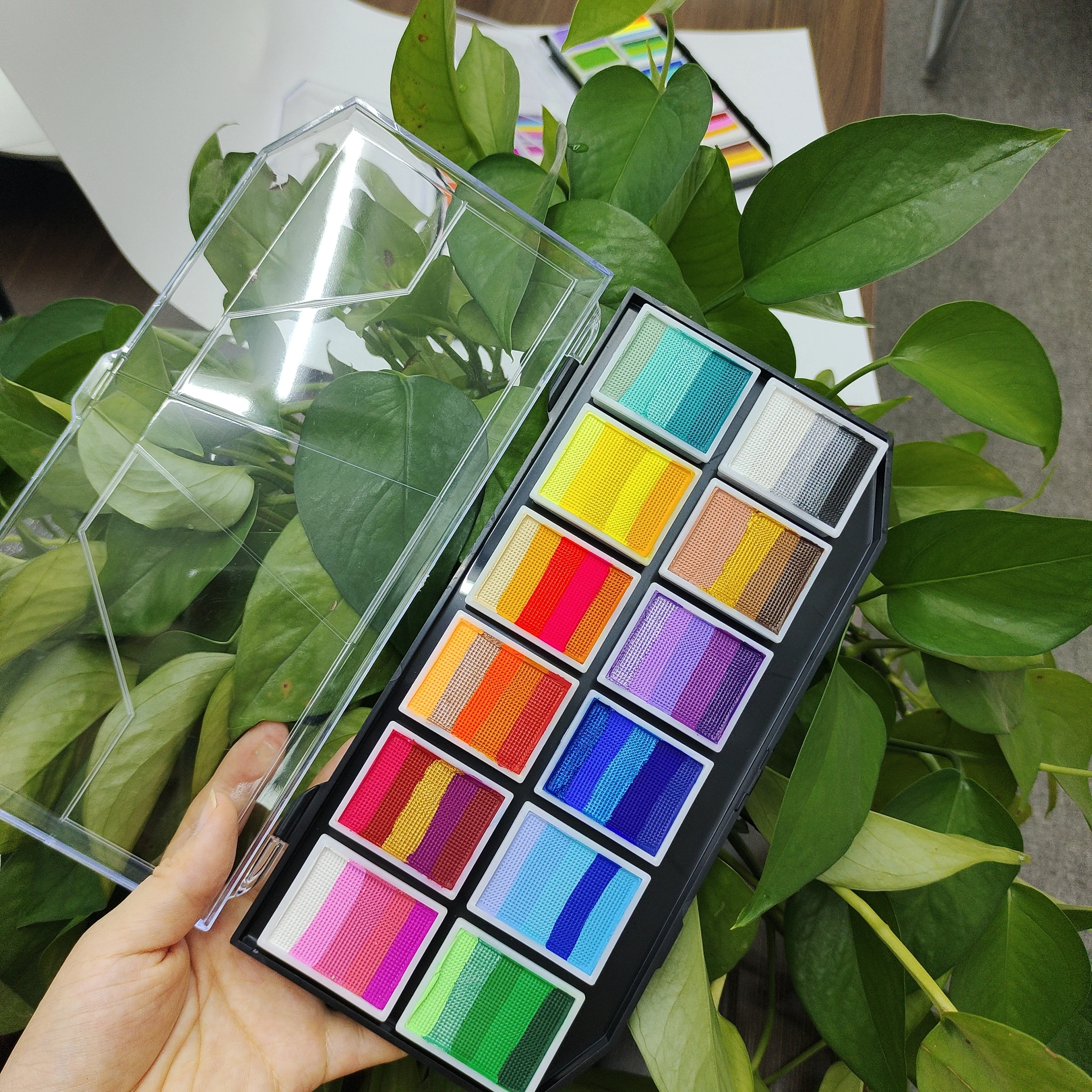 2024 Hot Selling Split Rainbow Cake Paint Face Paint Palette professional water based paint cosmetic rainbow palette for kids