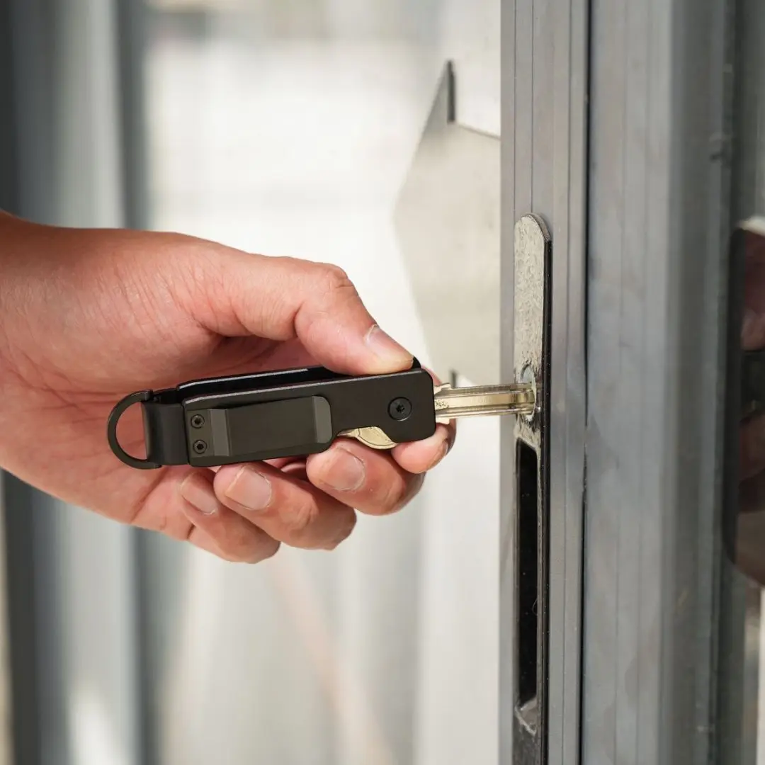 New Minimalist Innovative Keyholder Compact Metal Keychain Lightweight and Portable Aluminum Alloy Key Manager