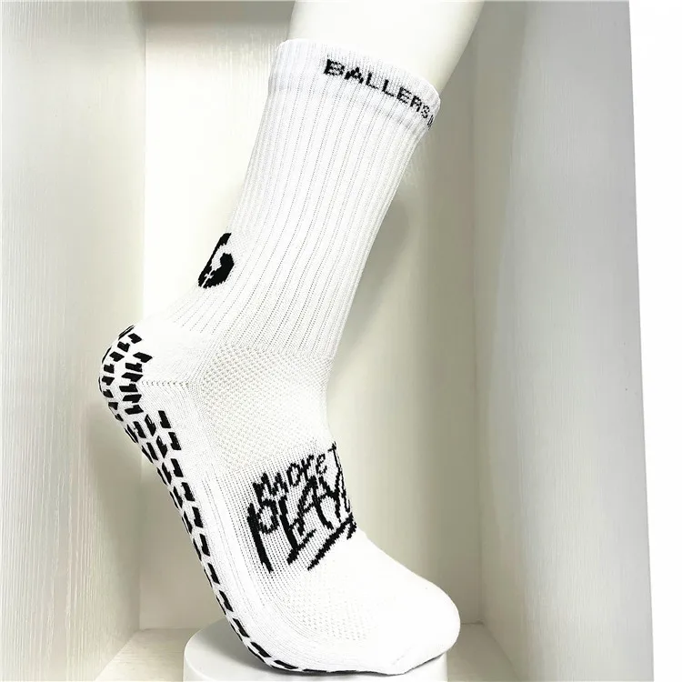 Low MOQ for wholesale custom soccer grip socks with custom grips socks for men