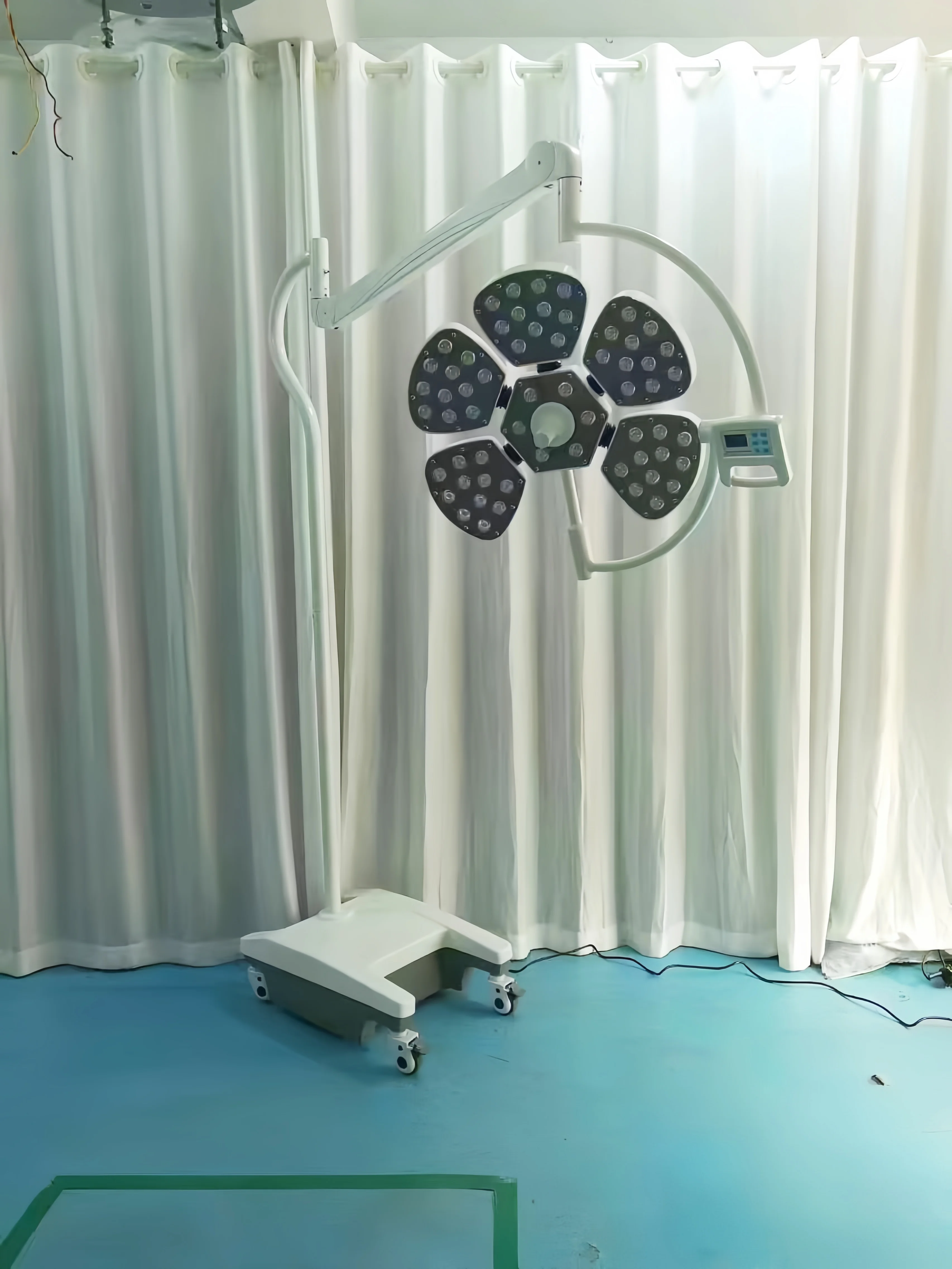 Hospital Clinic Adjustable Multi-point Lamp Source Illuminance 40000-180000Lux LED Examination Operating Light For ICU Surgical