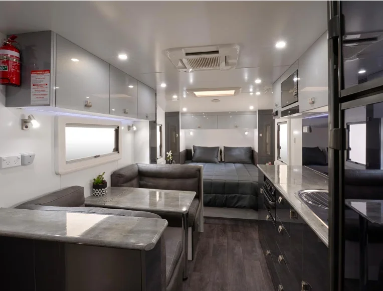 2020 OEM Luxury OffRoad Caravan Double Axle Camping Trailer with Solar Panel