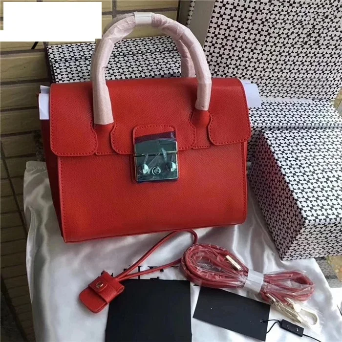 Женские сумки-мессенджеры из натуральной кожи