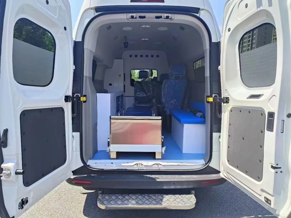 Electric Manual/Automatic Medical Transfer Vehicle Patient Transport Intensive Care Price Negative Pressure Ambulance