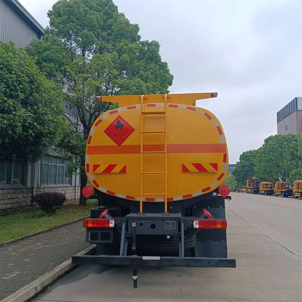 30 square meter Hongyan front, four rear, and eight liquid supply trucks