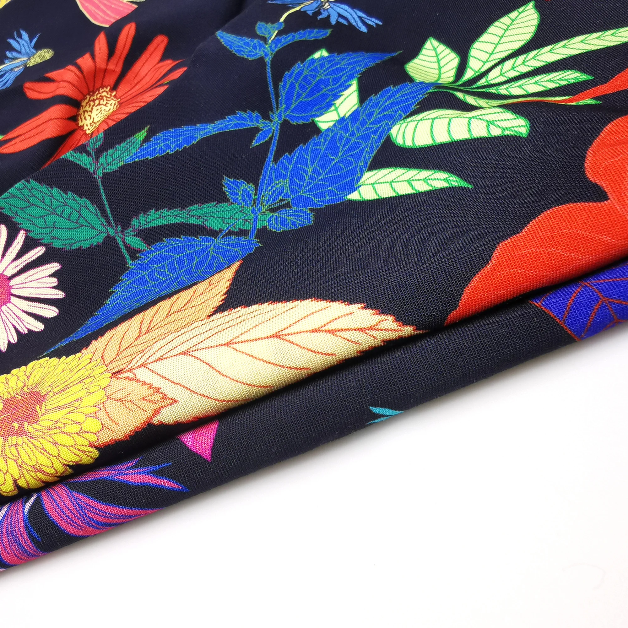 
High quality rayon digital printing Clothing skirt floral rayon cloth 