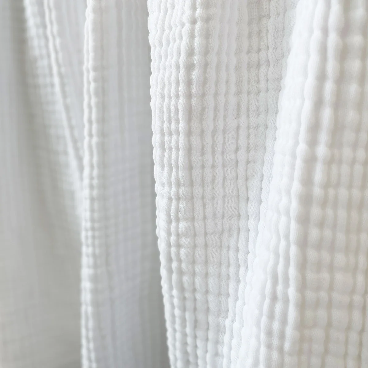 QDTEX Wholesale scalloped edge 4-layer White muslin blankets for adult Organic cotton gauze throw