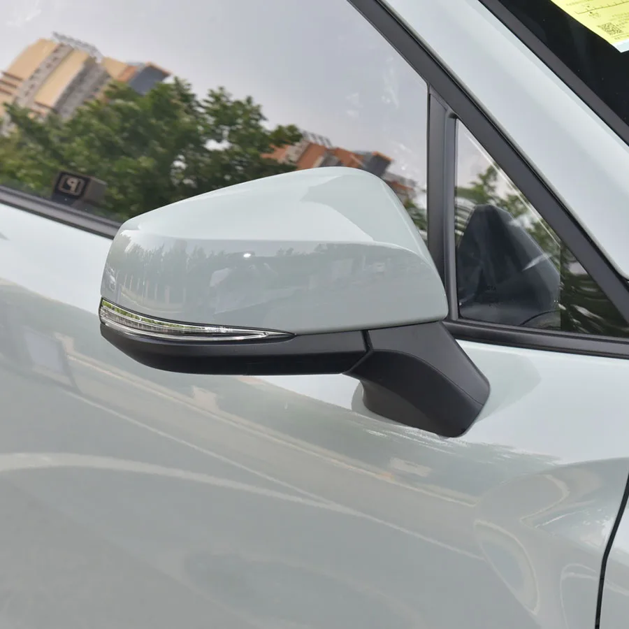 Rokay Cor-olla Cross Pioneer Edition 2024 2.0L E-CVT/Гибридный компактный внедорожник