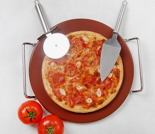 New Style  4 Pieces Set Modern Round Black-Glazed Matte Ceramic Insulation  Pizza Serving Board Plate
