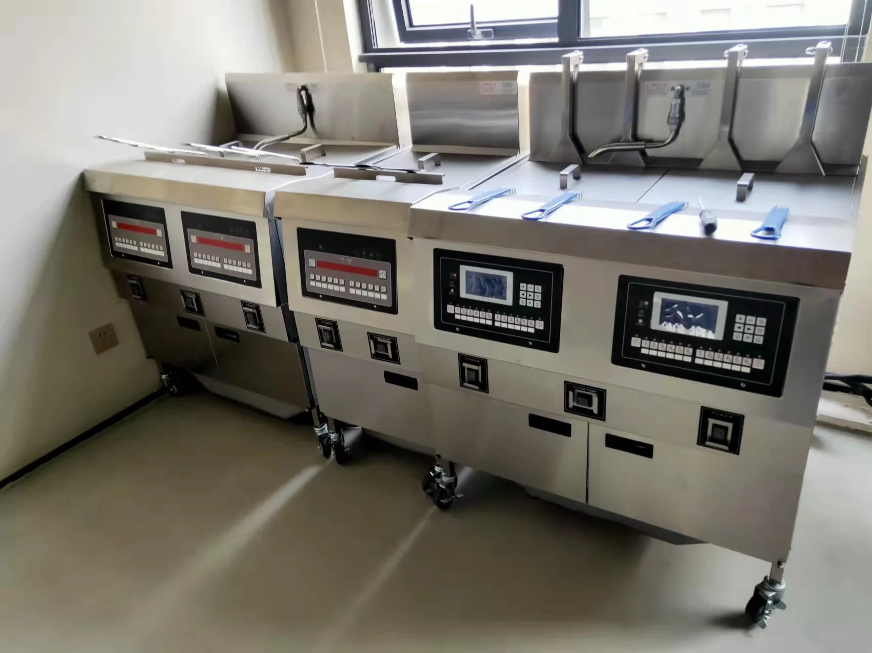 CNIX  big capacity chicken pressure deep chicken potato chips used commercial deep fryers sale (CE,manufacturer)