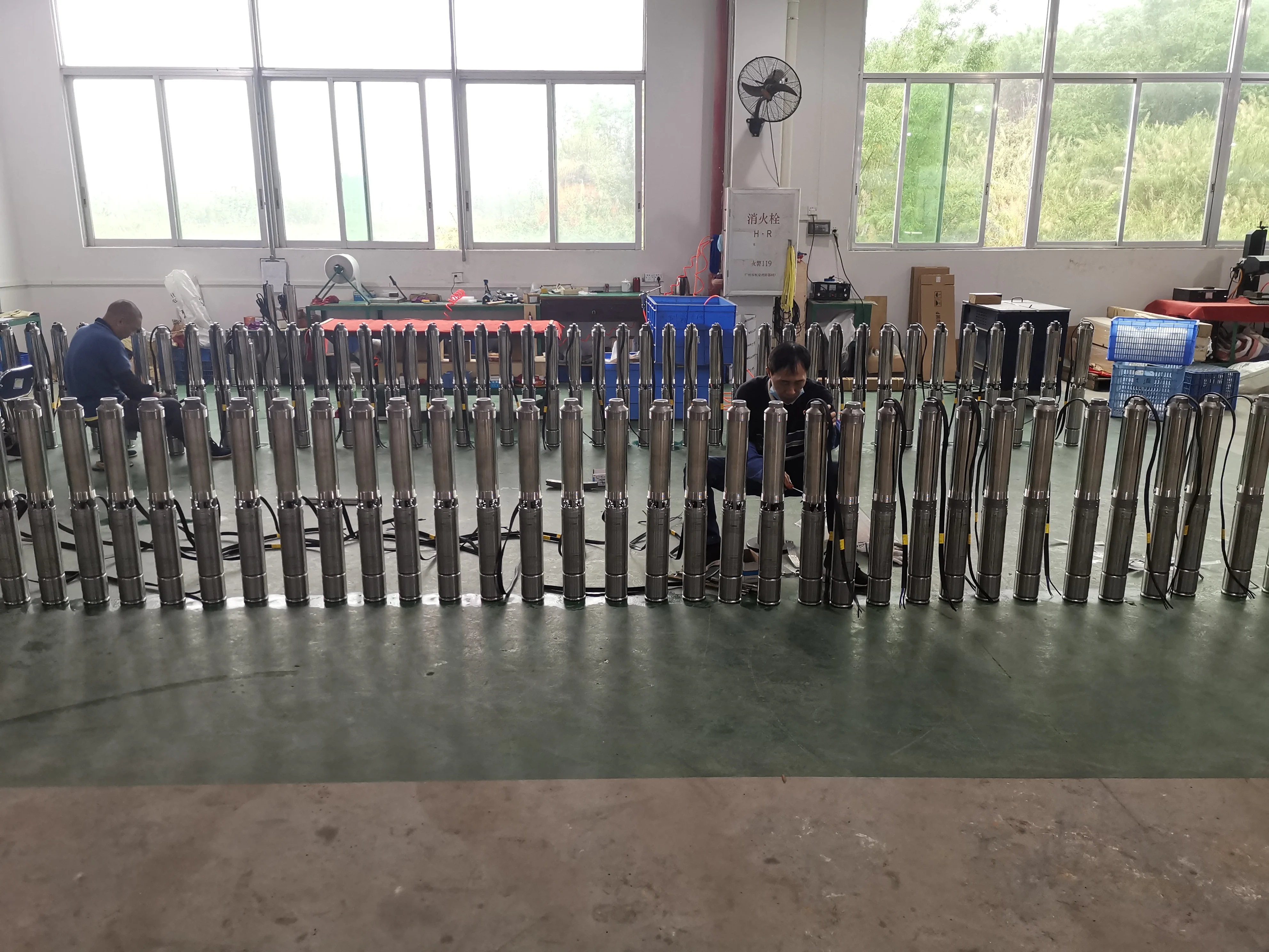 200m 300 meter head depth borehole solar powered 5hp submersible water pump for agriculture