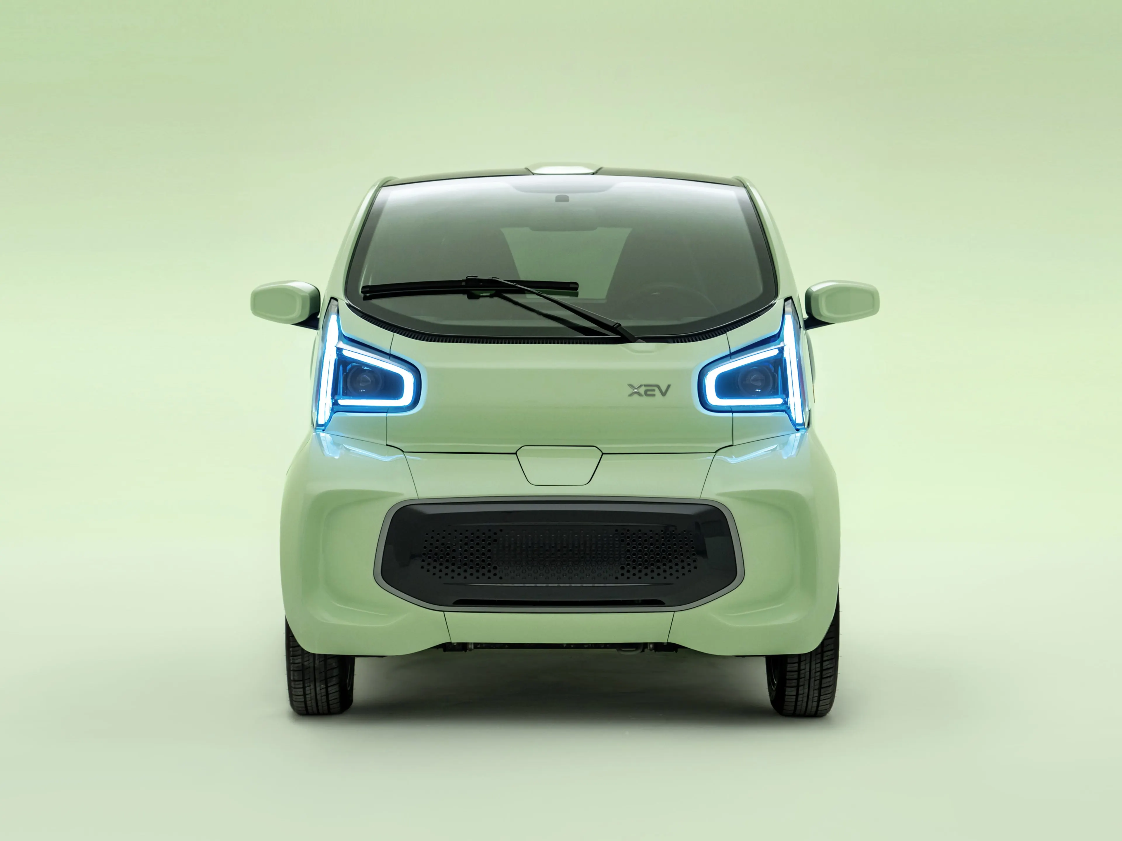 Лидер продаж 2024 новые автомобили XEV Yoyo E-car Pro 2 сиденья 150 км Электрический мини-автомобиль с батарейным питанием для взрослых 3D-печать энергетические
