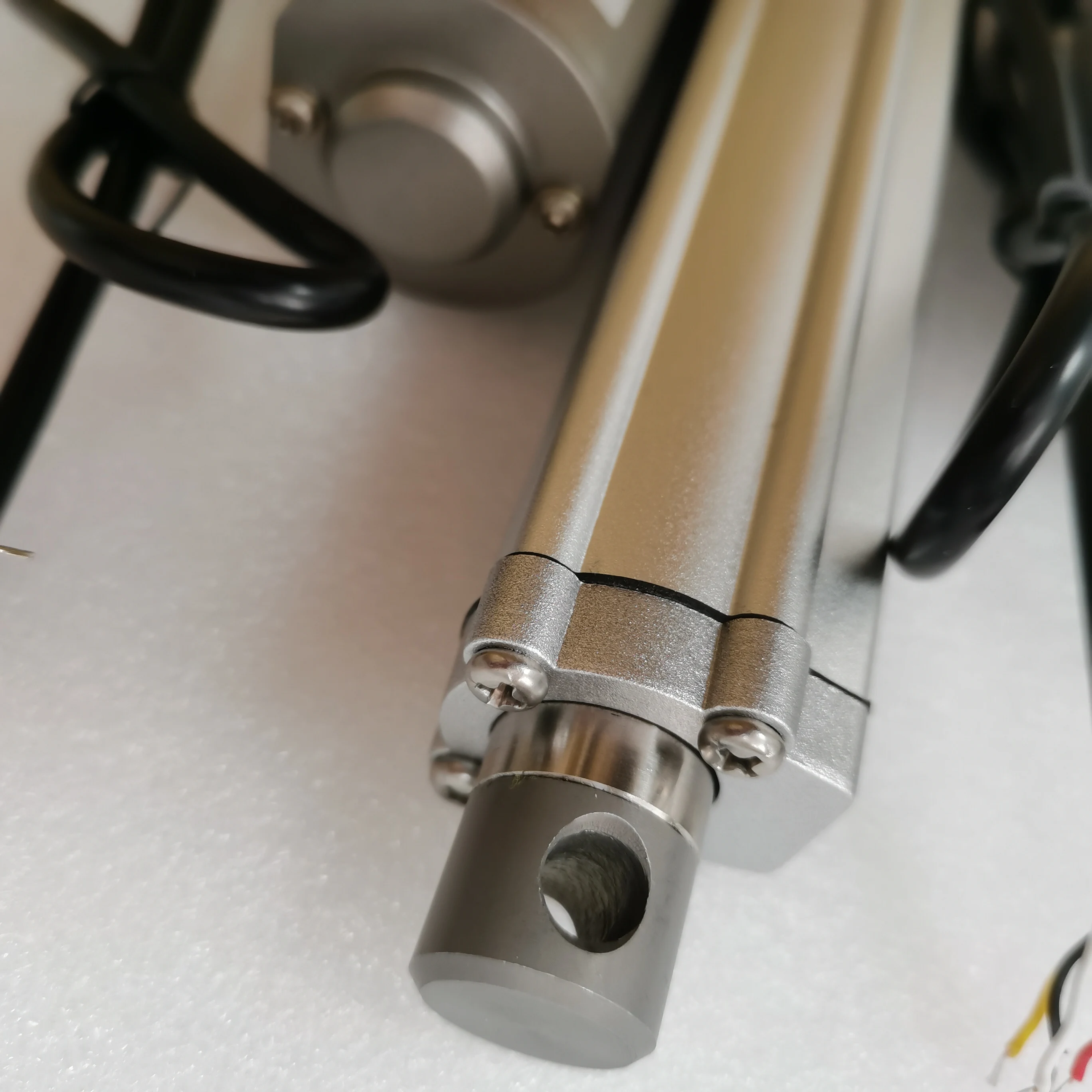 linear actuator with position sensor hall