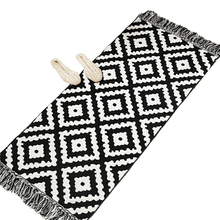 antislip  Jacquard carpet with fringed edge