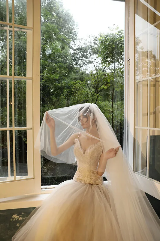 Новая роскошная элегантная свадебная фата хорошего качества с кружевными краями