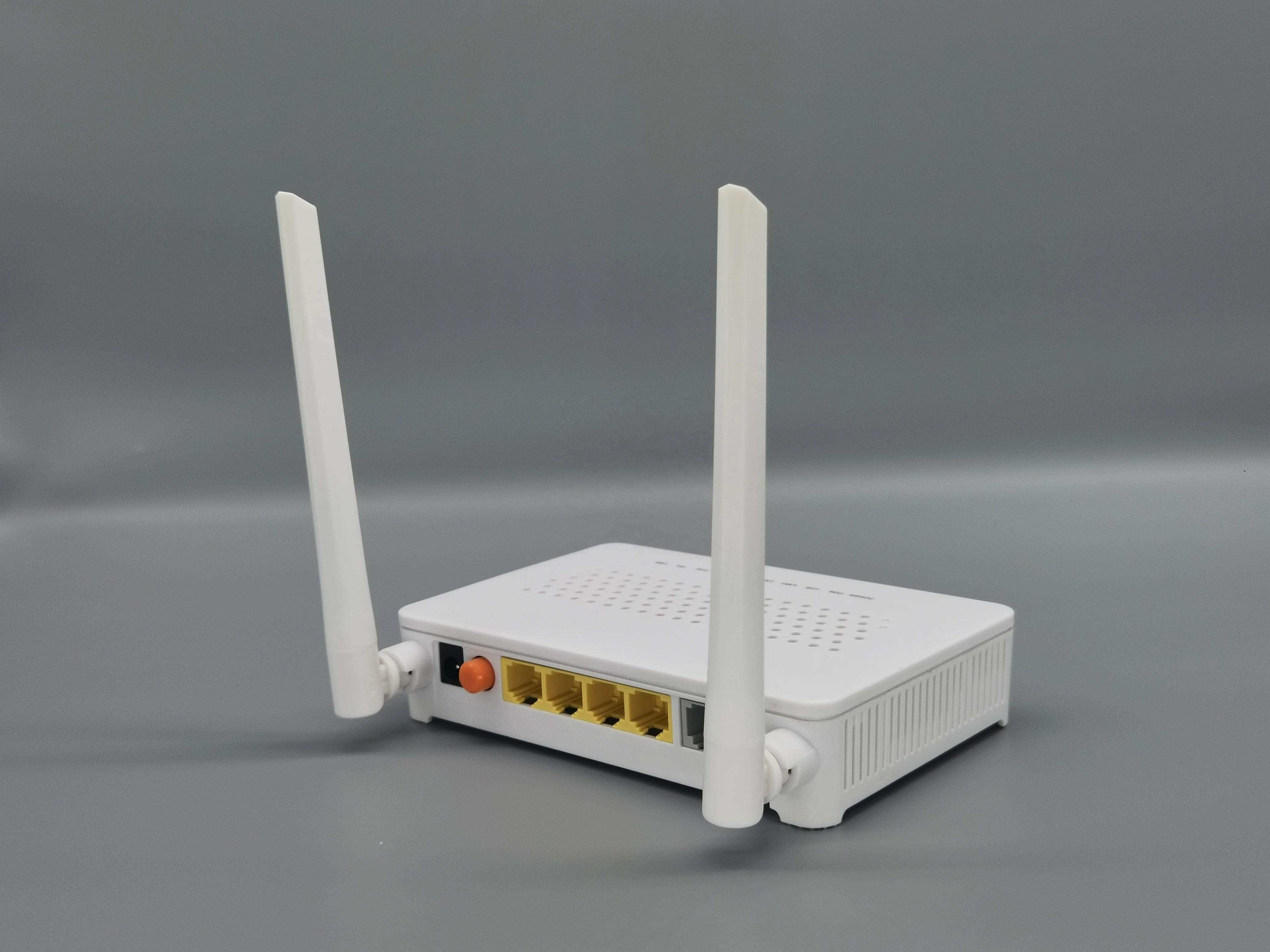 ZXG411A Xpon 1GE 3FE 2.4g Wi-Fi 1*VoIP Pot Gpon ONU Gpon router