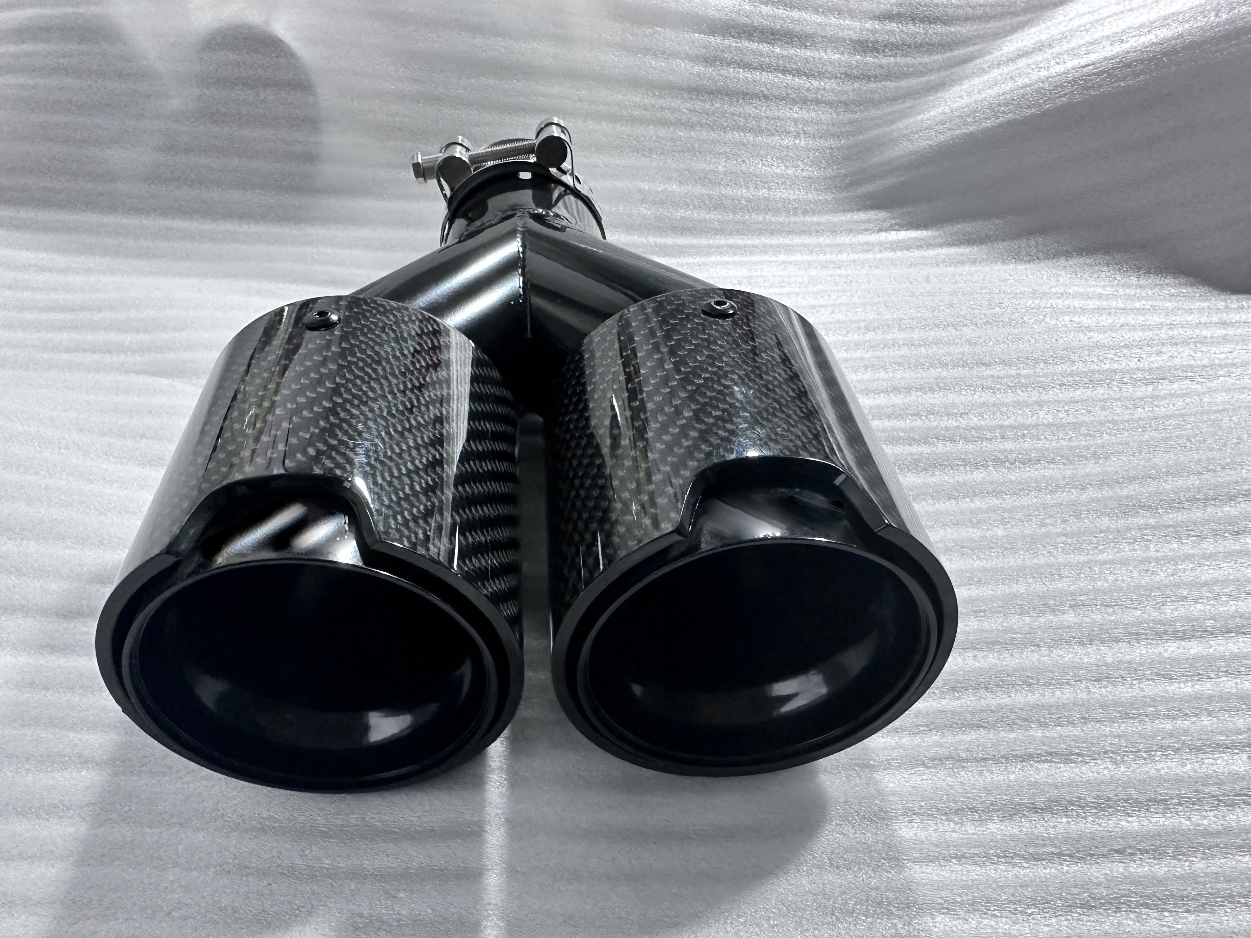 2.5' 63mm For BMW Carbon Fiber Dual Exhaust Dual End Tip Tail Pipe Muffler Black