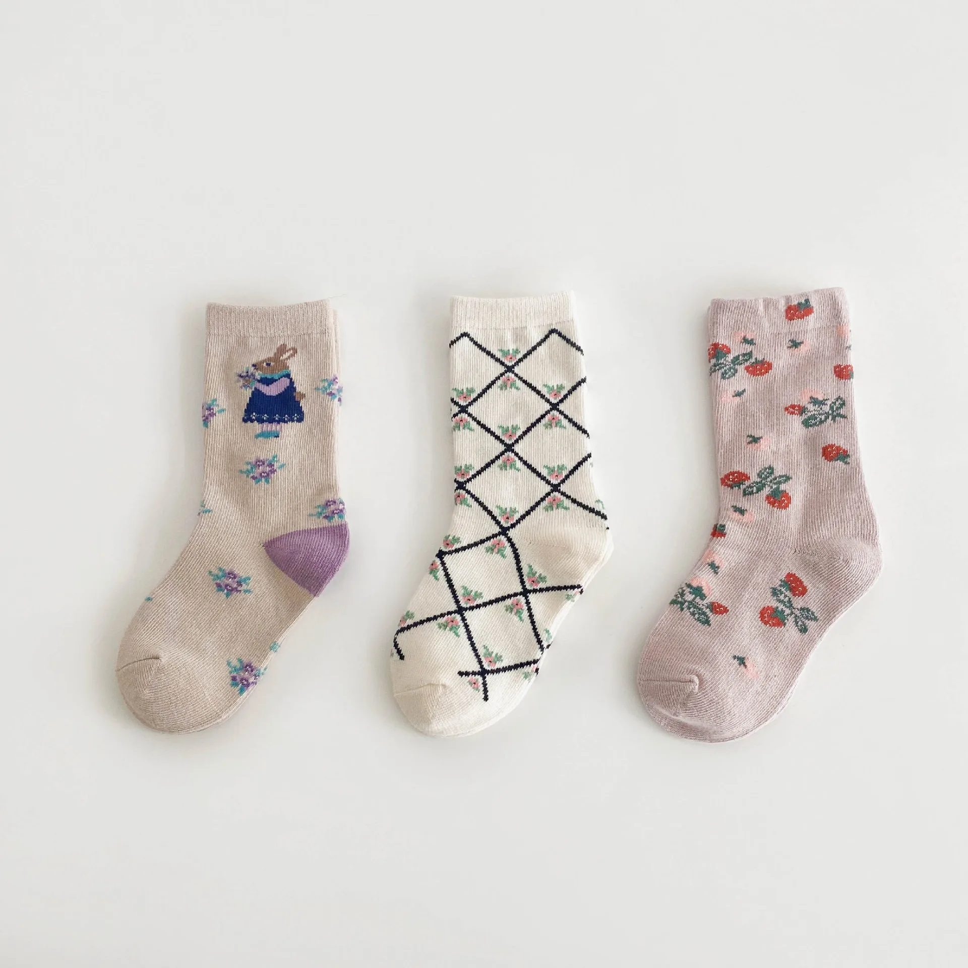 Free samples Autumn Middle Tube Checkered Baby Socks Cute Cartoon Bunny Baby Socks Flower Berry Baby Girl Socks