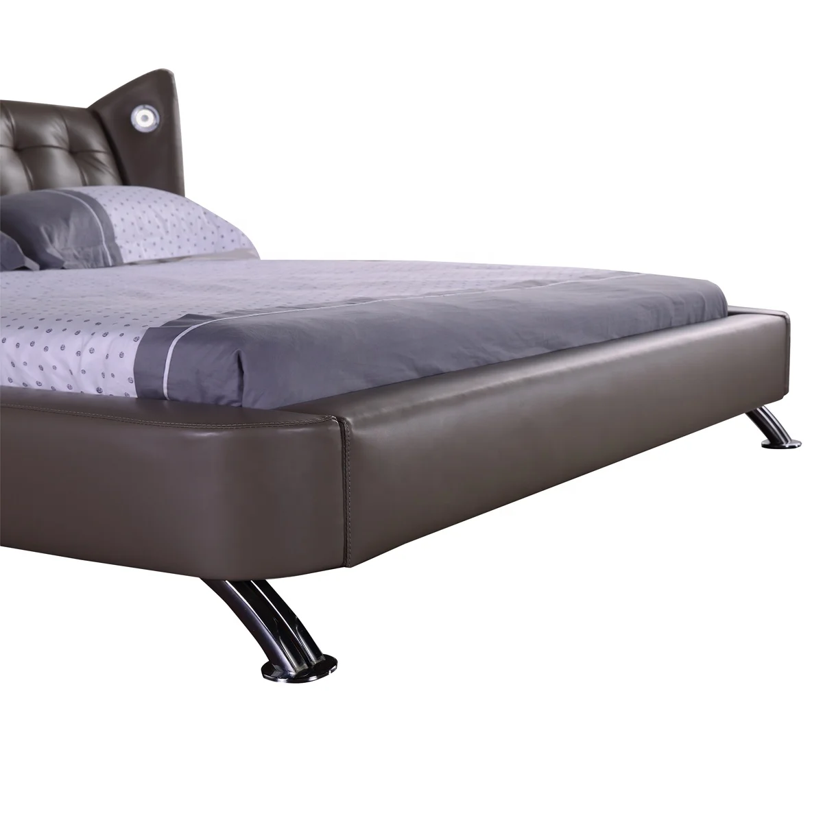 Foshan factory offer luxury bed king size wooden frame fancy bed design