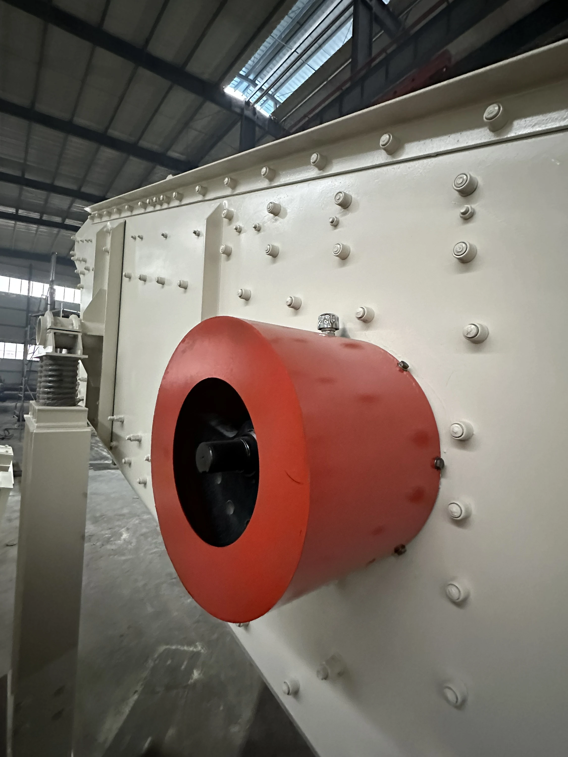 Professional Factory Stone Circular Vibrating Screen Efficient for Material Screening and Sieving