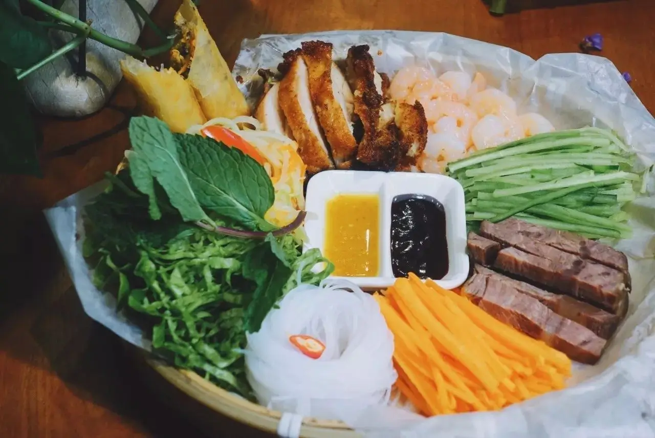 Vermicelli Noodle and Rice Noodle Wholesale for Cooking Restaurants Supermarkets OEM Factory Rice Stick Noodle