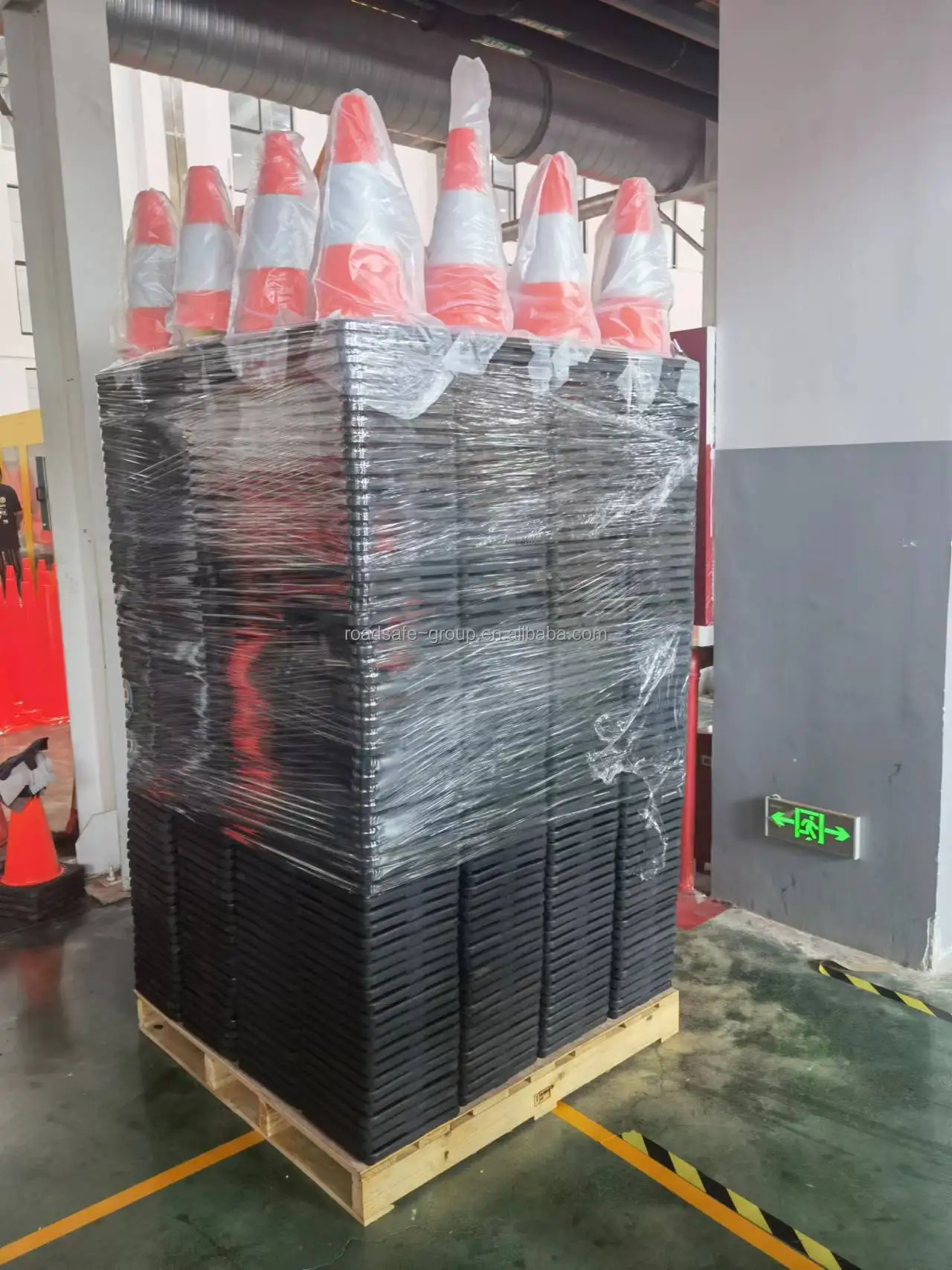 2024450mm 700mm Australia/Nz Standard pvc Reflective Flexible Road Safety 28 inch Traffic Cone