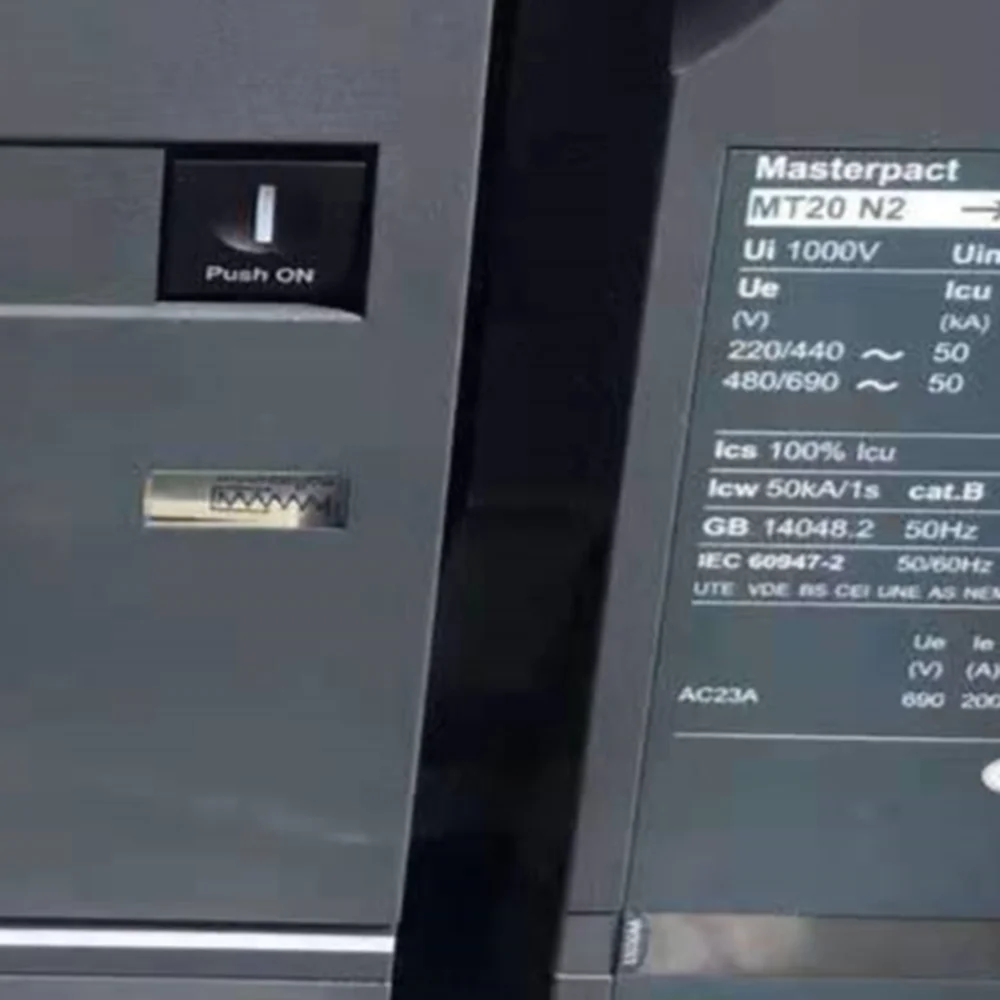 
MVS11025MVS11063EasyPact MVS12N-1250 A-3 poles 4-pole-withdrawable circuit breaker 