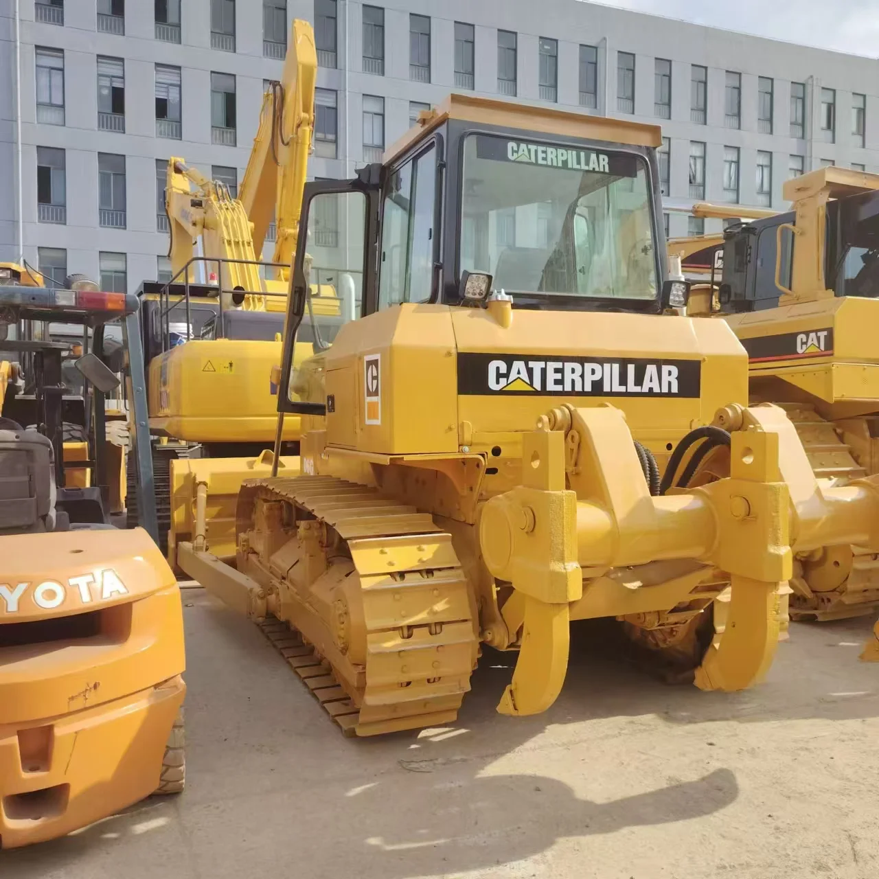 Original engine Used bulldozer 38 tons Caterpillar CAT D8R Good condition Used crawler bulldozer In stock For sale