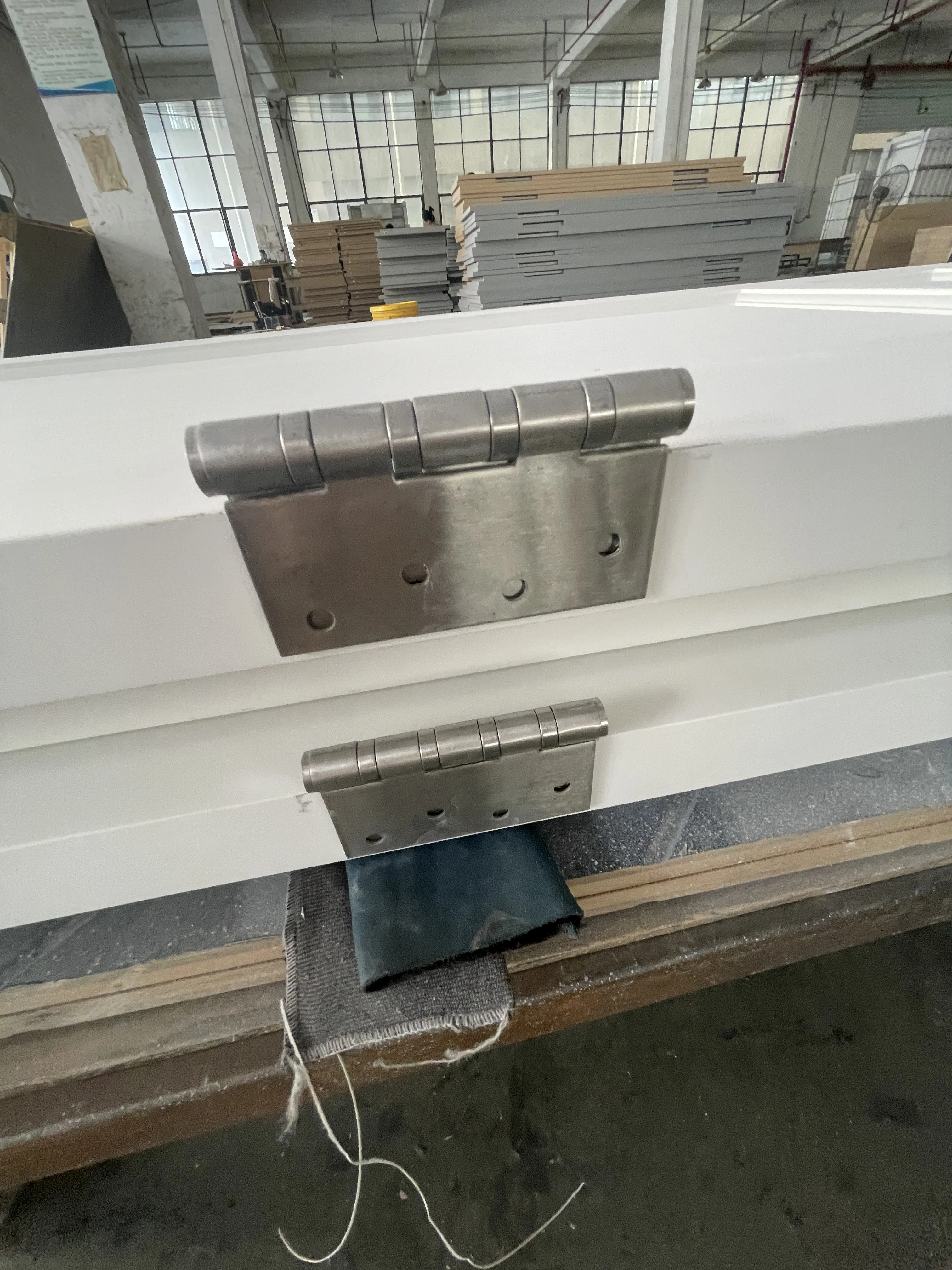 Modern Solid Core 6 Wood Panel Interior Doors with Decorative Lines for Houses