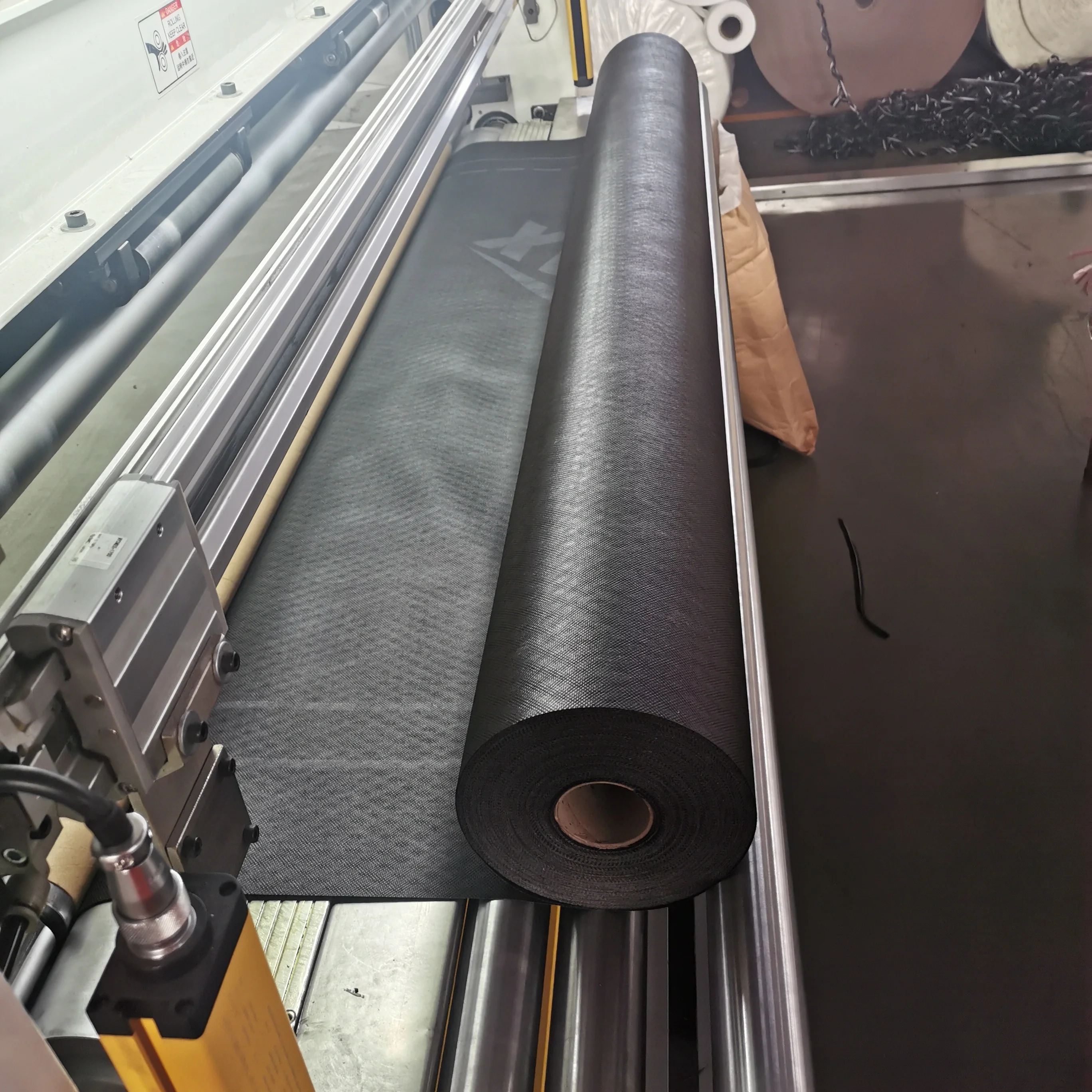 breathable membrane used under the asphalt shingle vapor permeable & Waterproof pitched roof underlay roof membrane