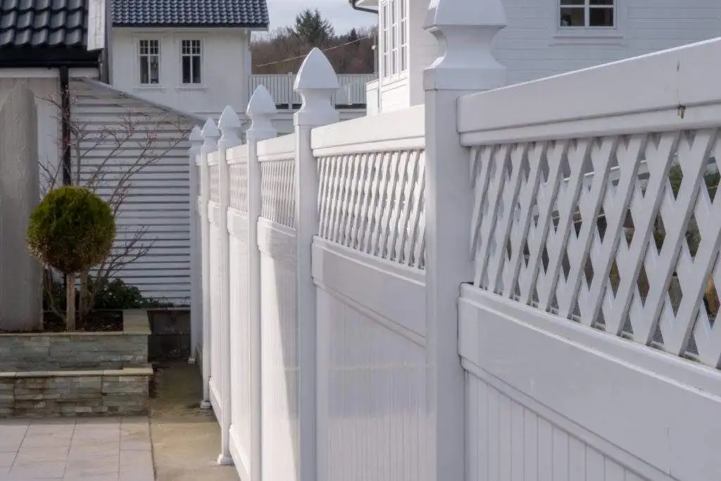 6ftHx8ftW China Manufacturer Top Lattice Cheap Pvc Fence Panels Outdoor PVC Privacy Fence