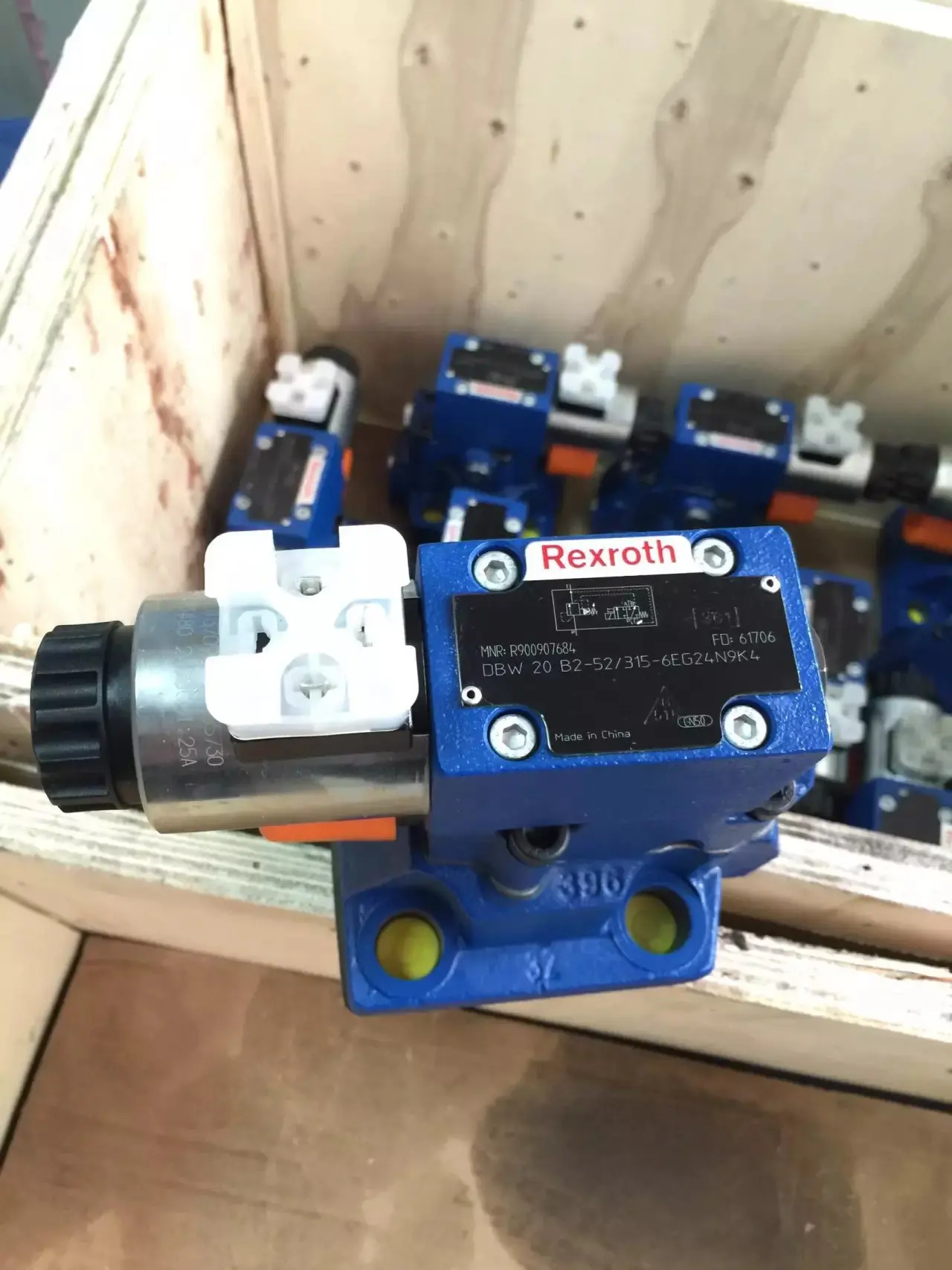 4WE6 series Electromagnetic Rexroth 4WE6H61/EG24N9K4 hydraulics solenoid coil directional control valve