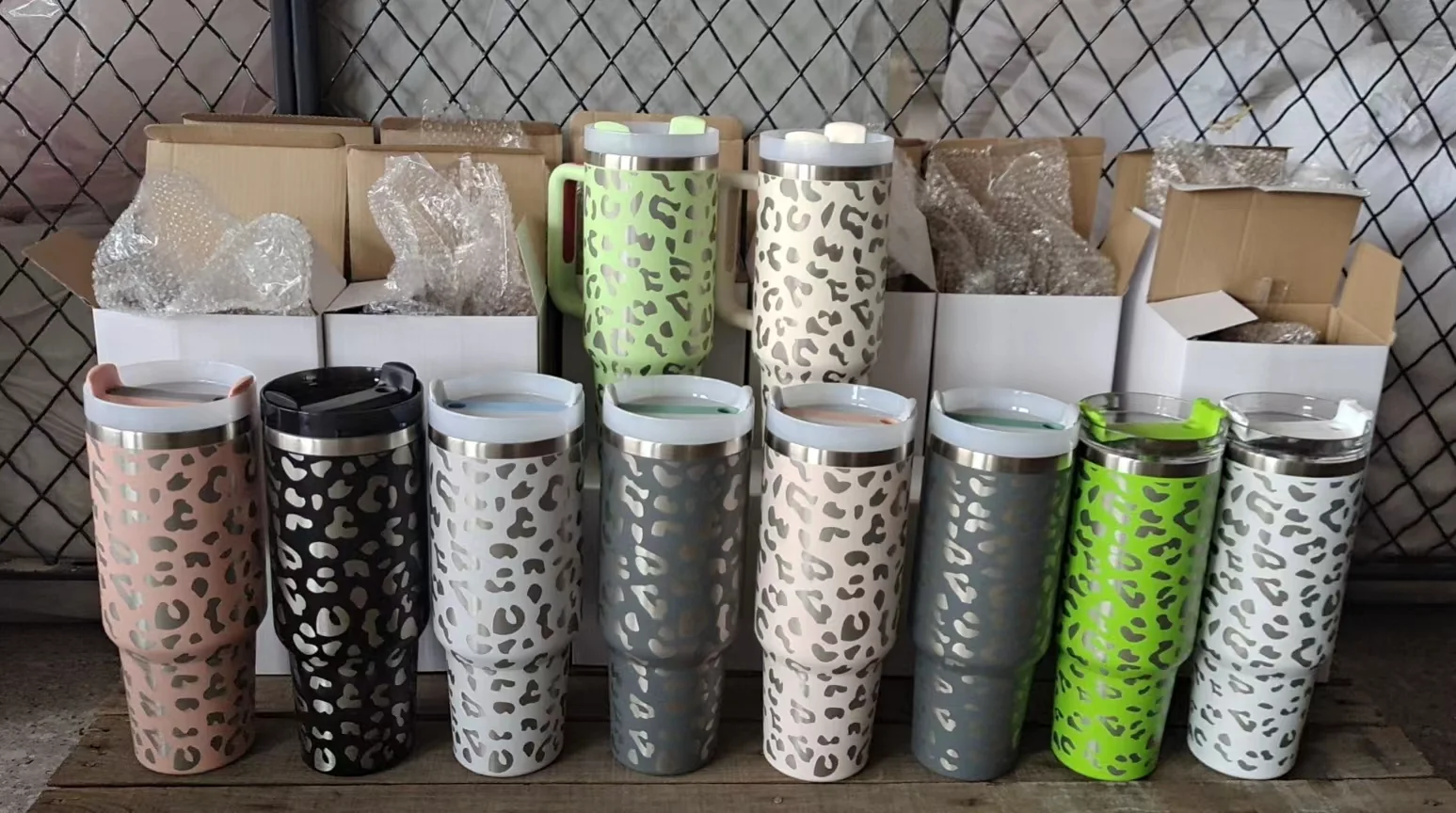 40oz tumbler lropard (1).png