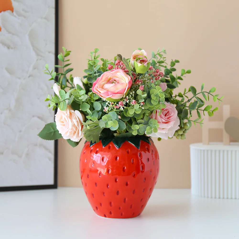 Unique Home/kitchen/office Accent Decor Strawberry Fields Decorative Ceramic Hand Painted Strawberry Vase For Flowers