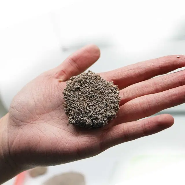 Efficient Deodorization Activated Carbon Cat Litter Mineral Sand 30kg