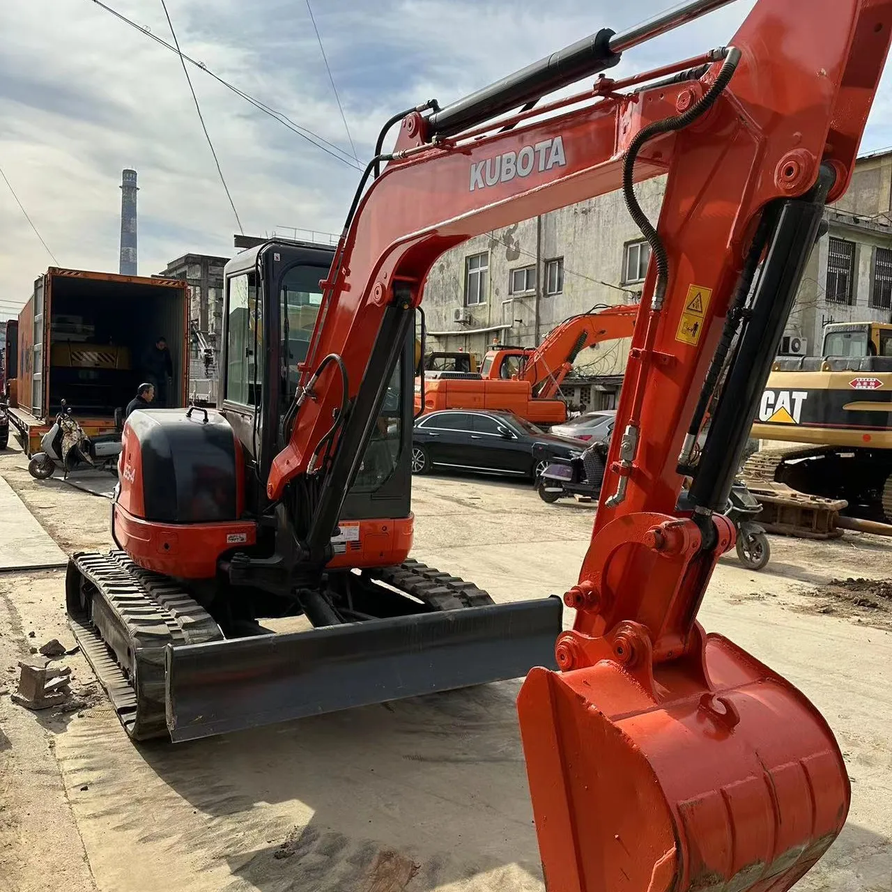 Cheap Price 5ton mini excavator used kubota 55-4 crawler excavator originally made in japan