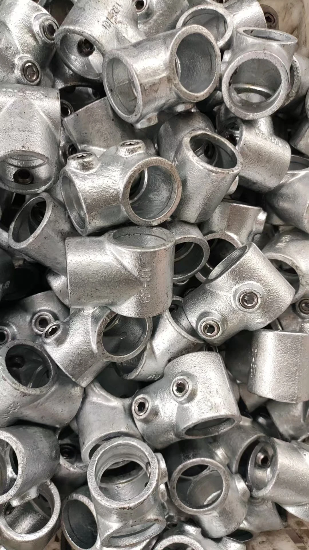Malleable Iron Pipe Clamps Scaffolding Clamp Guardrail Railing Systems